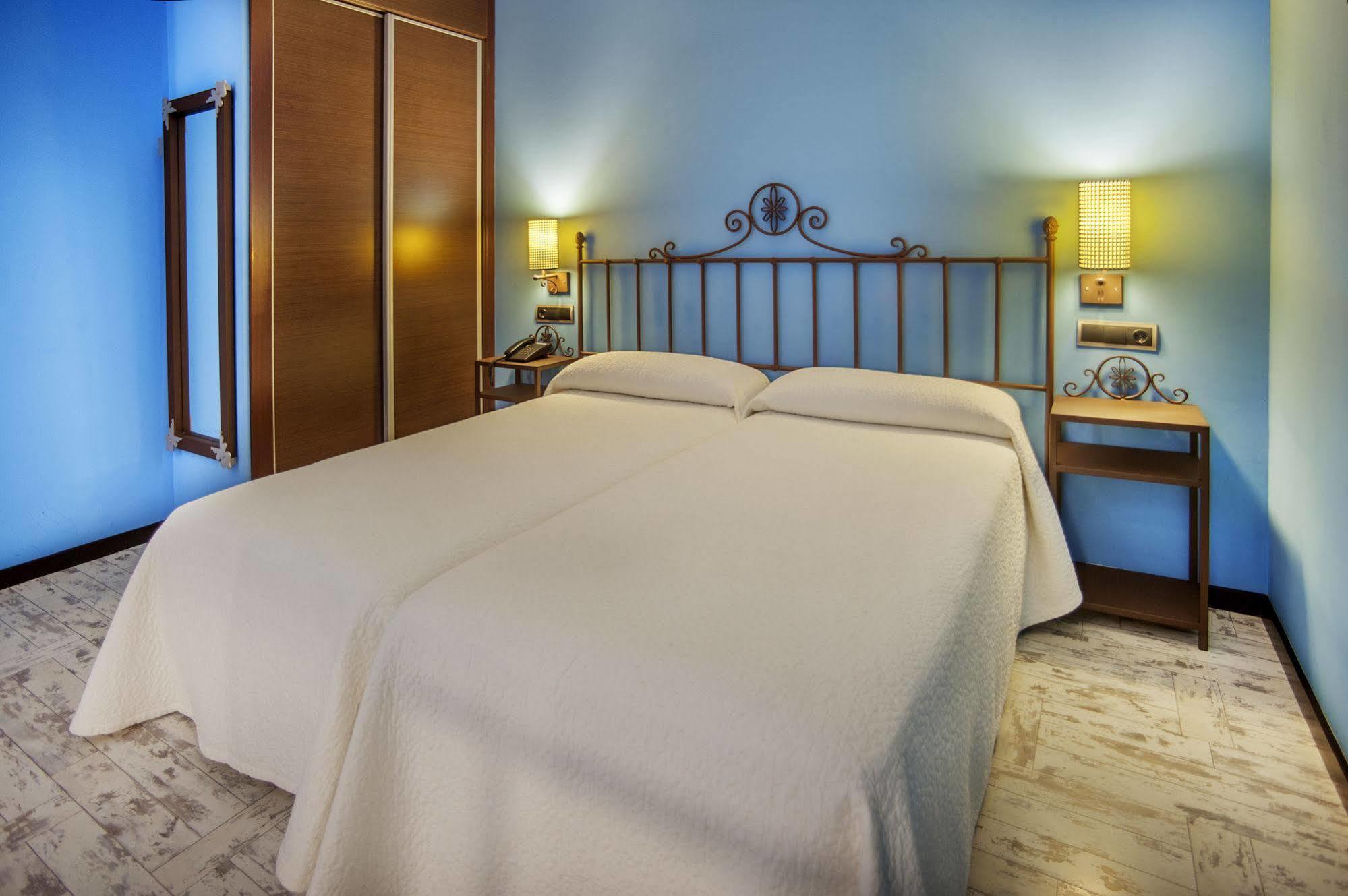 Hotel Moya Honrubia Eksteriør billede
